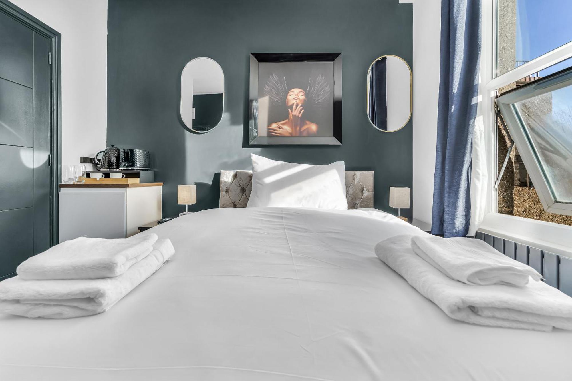 G Eighty Four Apart otel Londra Dış mekan fotoğraf
