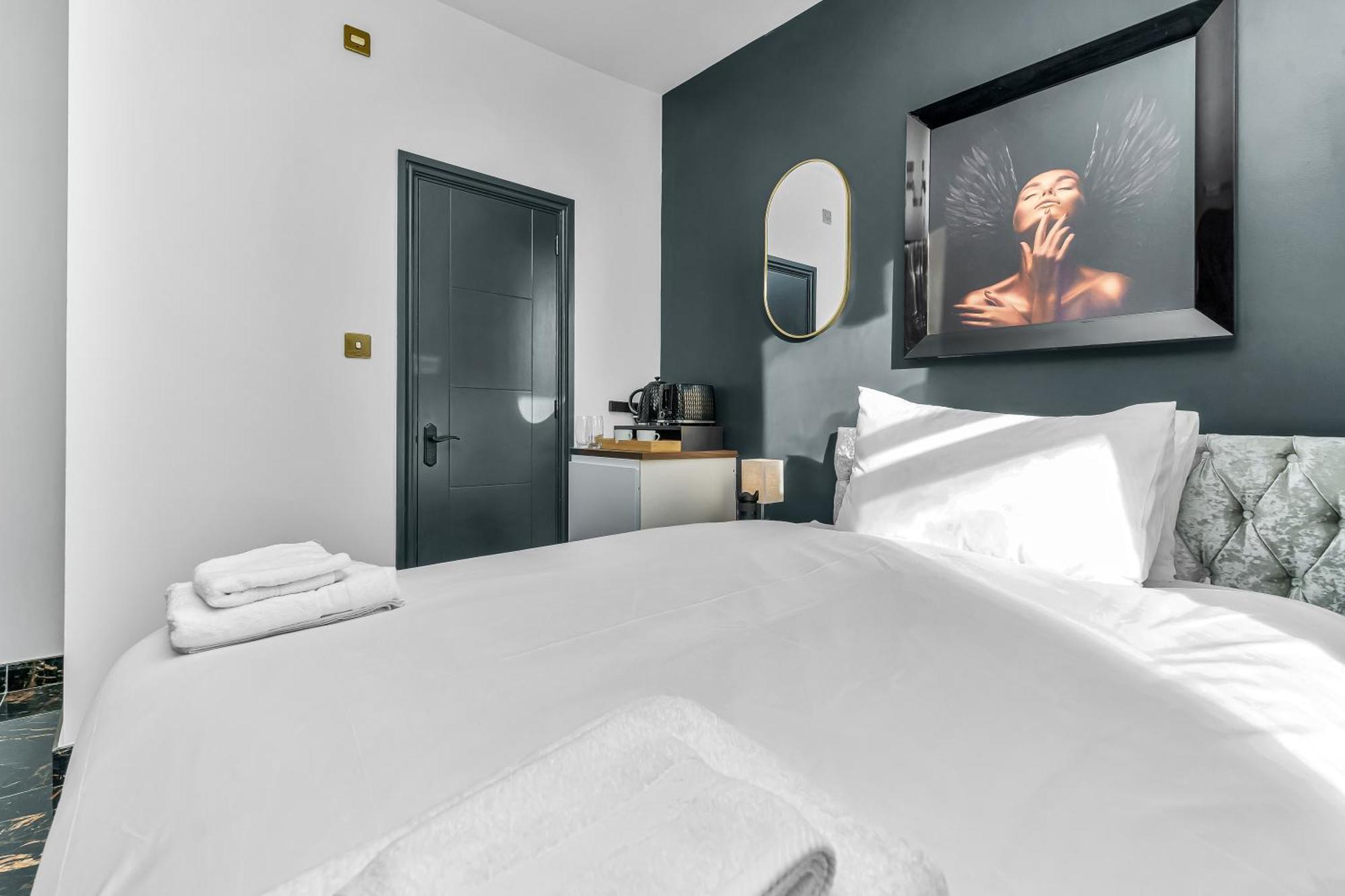 G Eighty Four Apart otel Londra Dış mekan fotoğraf