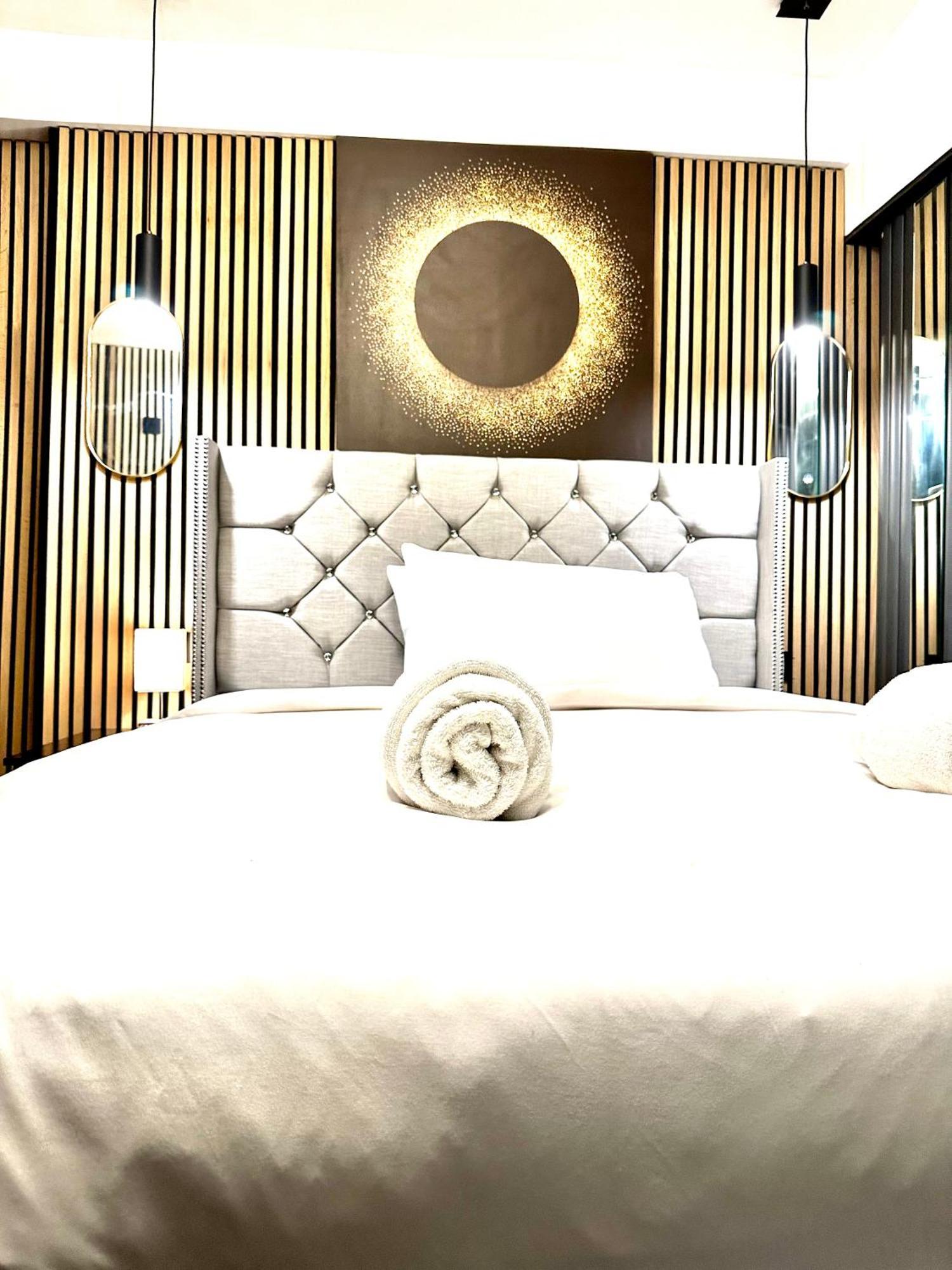 G Eighty Four Apart otel Londra Dış mekan fotoğraf