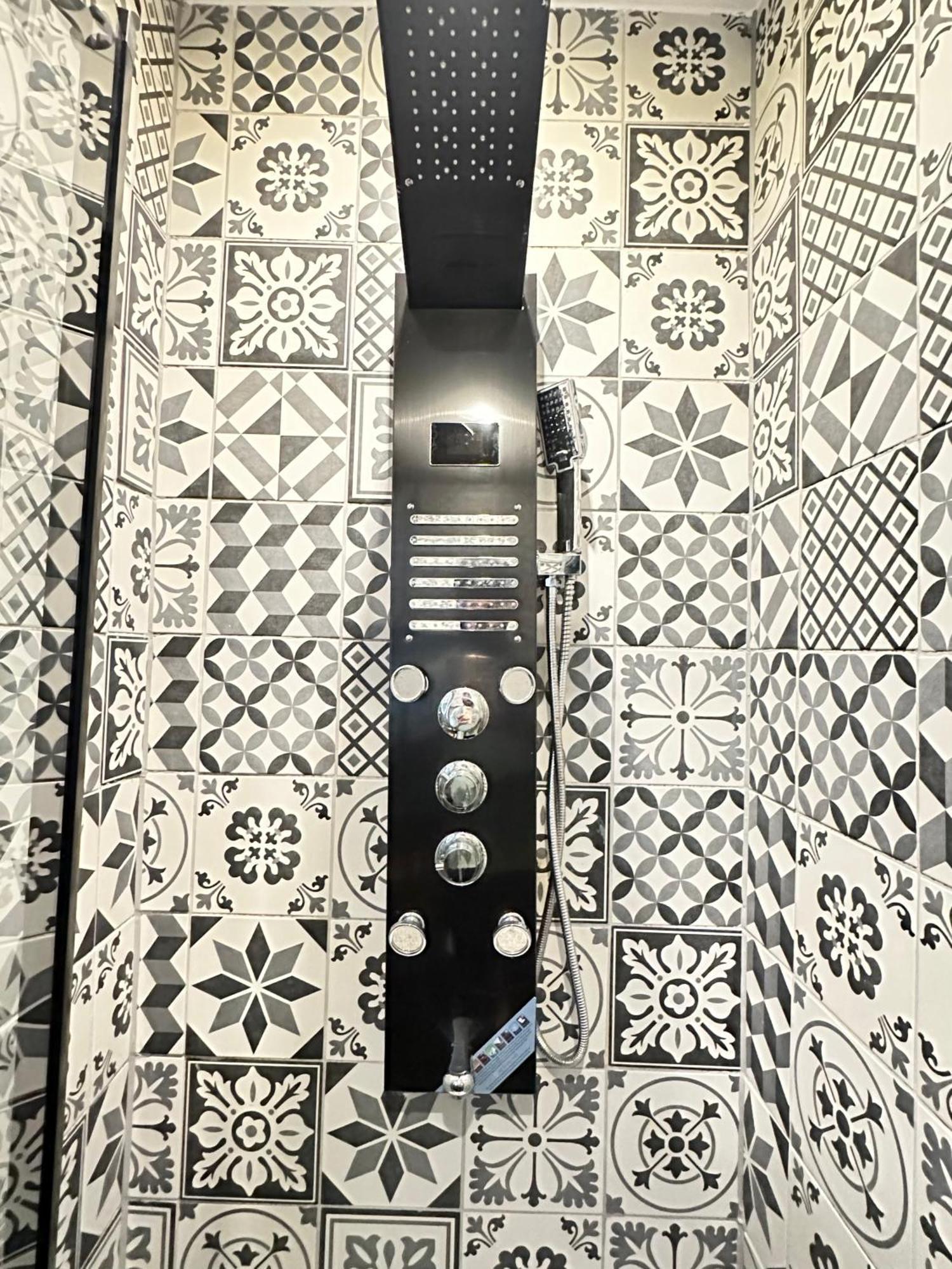 G Eighty Four Apart otel Londra Dış mekan fotoğraf