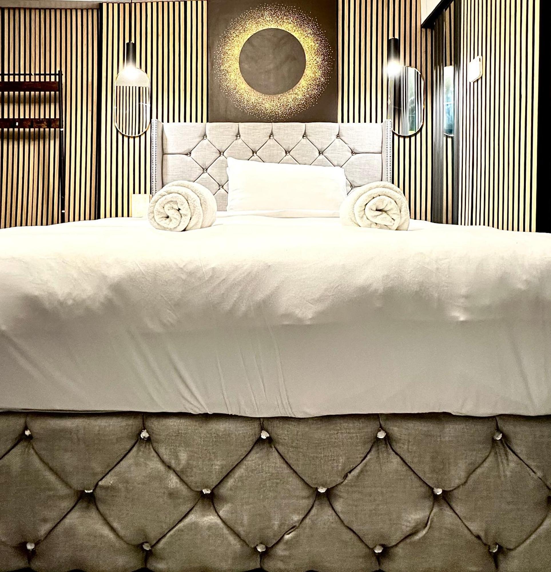G Eighty Four Apart otel Londra Dış mekan fotoğraf
