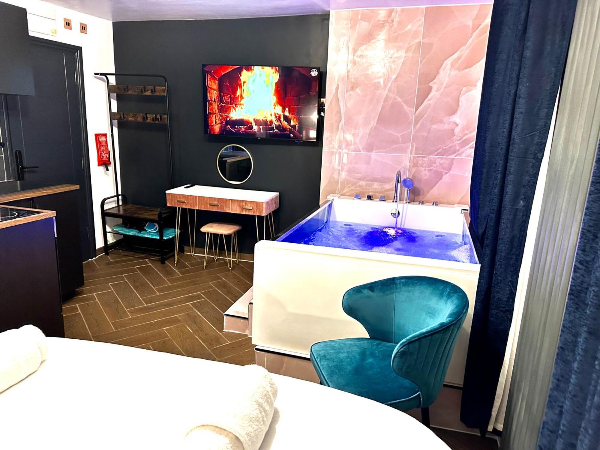 G Eighty Four Apart otel Londra Dış mekan fotoğraf