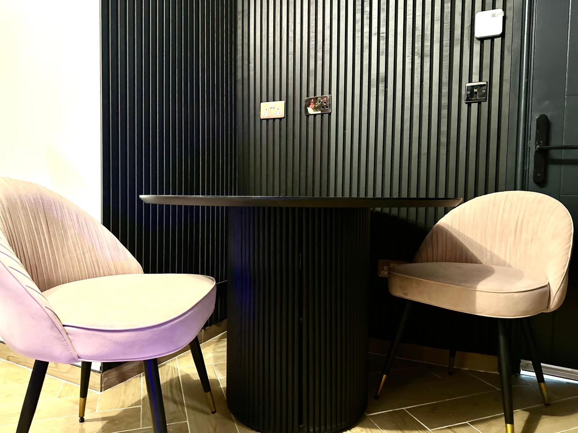 G Eighty Four Apart otel Londra Dış mekan fotoğraf