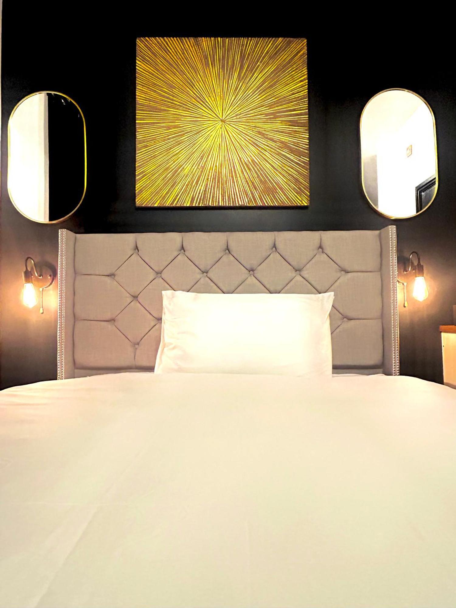 G Eighty Four Apart otel Londra Dış mekan fotoğraf